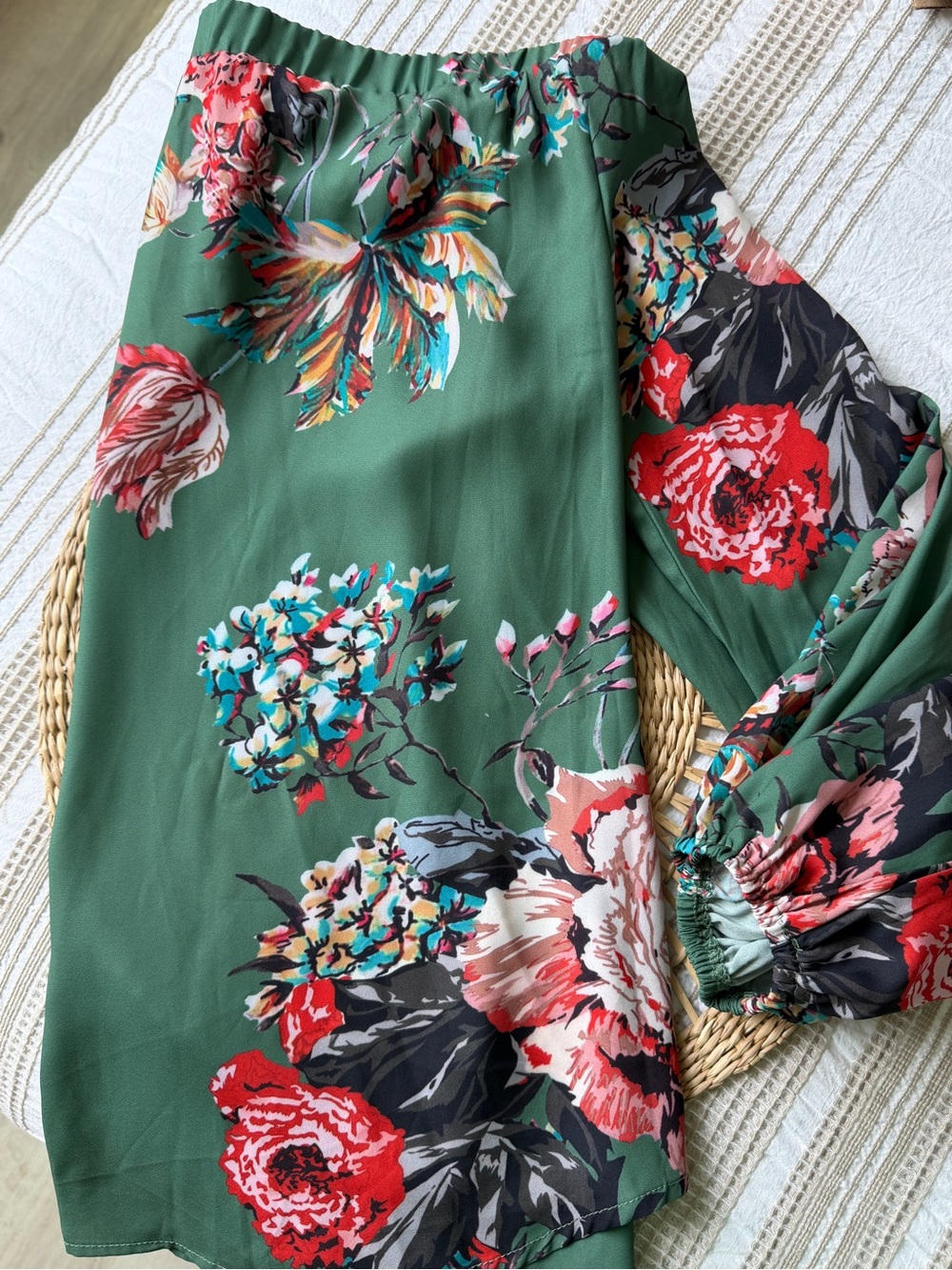 Off-Shoulder Floral Blouse - Green - Picture 4 of 8